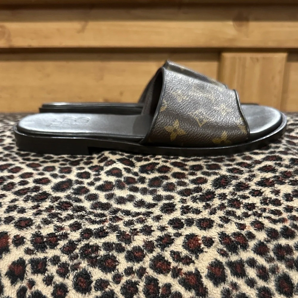 Louis Vuitton Black and Brown Monogram Sandals - Picture 2 of 3